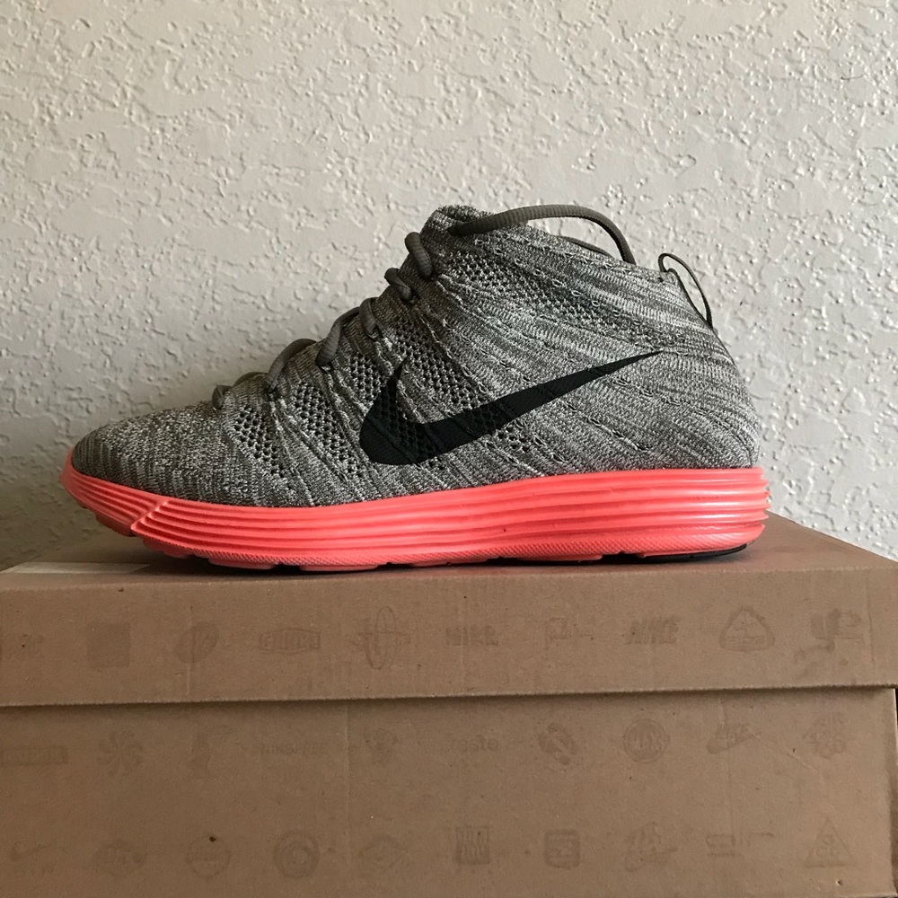 Nike Flyknit Chukka